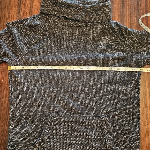 GAP Fit Cotton Blend Black Marled Roll Neck Cropped Sweatshirt Sz XS EUC - Picture 5 of 9